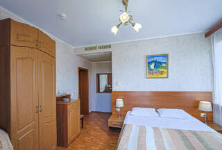 Гостиница Кипарис Геленджик Стандартный двухместный номер с 1 кроватью или 2 отдельными кроватями-1